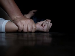 В Каменском неизвестный изнасиловал школьниц