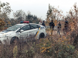 Повесился на дереве: под Днепром найден разлагающийся труп
