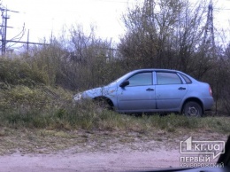 Выпивший водитель в Кривом Роге на автомобиле съехал в кювет, - свидетели