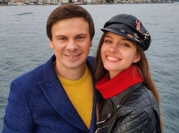 "Сколько можно": жена Дмиртрия Комарова озадачила сеть высказыванием о муже