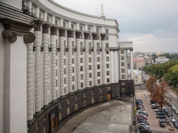 В Украине уволили глав налоговой и таможни, Шмыгаль обнародовал план снятия карантина. Главное за день