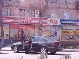 В 10 лет сам на ''Мерседесе'': в Запорожской области засняли ребенка за рулем. Видео