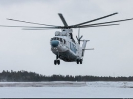 В России совершил жесткую посадку вертолет с 8 людьми на борту. Фото и видео