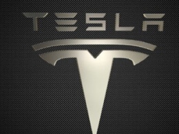 Автомобили Tesla теперь сами останавливаются на красный свет светофора