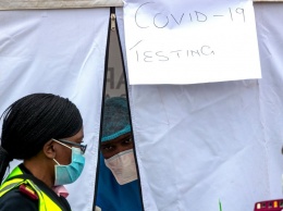 Жителей ЮАР обяжут носить маски с 1 мая для защиты от коронавируса