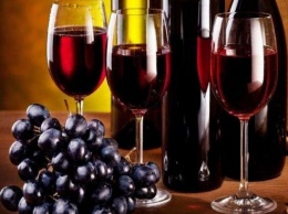 Врачи назвали пять полезных свойств красного вина