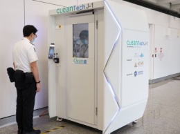 В гонконгском аэропорту будут работать дезинфекционные будки