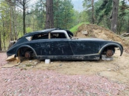 В лесу под Киевом нашли копию машины, которую похоронил Гитлер