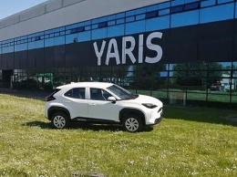 Кроссовер Toyota Yaris Cross показали на «живых» фото