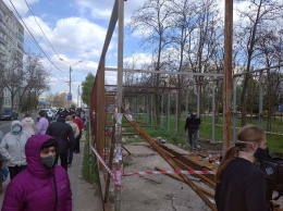 На "Восточном" возобновили скандальное строительство в сквере "Надежда", - ФОТО, ВИДЕО