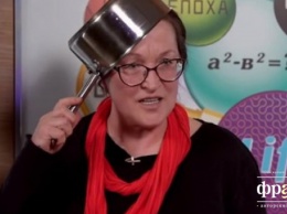 Учительница, рассказывавшая украинским детям о Евромайдане с кастрюлей на голове, преподавала историю КПСС?