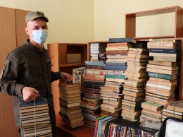В Харькове создание библиотеки для гвардейцев-срочников превратилось в общегородской проект (фото)