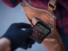 За украденный смартфон воровке в Болградском районе грозит три года тюрьмы