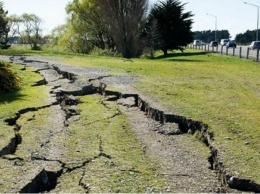 Ученые: "За несколько месяцев до сильного землетрясения Земля начинает "колебаться"