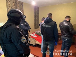 Продавали маски и антисептики: в Днепропетровской области задержали дерзких мошенников