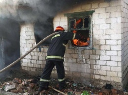 Под Днепром потушили пожар в частном секторе, - ФОТО