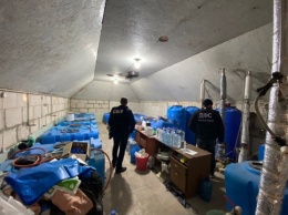 В Мелитополе накрыли сразу 2 подпольных цеха, где гнали поддельный алкоголь