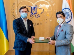 Индия передала Украине лекарства от коронавируса и вакцины для украинских миротворцев в Конго