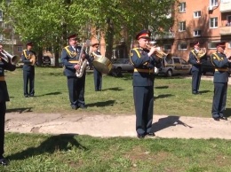 Военные ансамбли песни и пляски проводят концерты для ветеранов в регионах