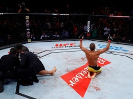 «Бешеное колено» от Барбозы. Бразильский кошмар в октагоне и «самый сладкий» сон за всю историю UFC