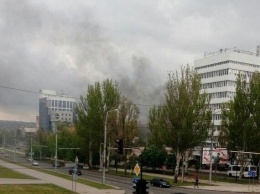 В центре Донецка под РОВД подорвали автомобиль