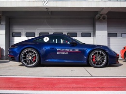 Покупателям Porsche 911 предложили сменить «робот» на «механику». Бесплатно
