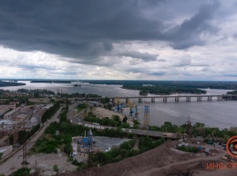 Как выглядядит Кайдакский мост под пасмурным майским небом