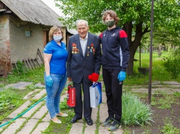 День Победы на Донбассе: ветеранов поздравляют звезды спорта и благотворители