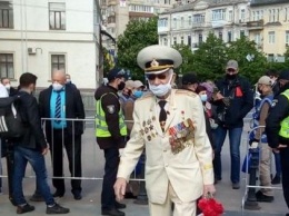 В Киеве День победы над нацизмом проходит без существенных нарушений - составлено 4 протокола