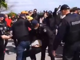 В Одессе на праздновании 9 мая произошла серьезная потасовка: есть видео