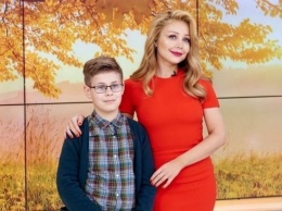 Счастье быть мамой: Тина Кароль завалила сеть эксклюзивными фото с сыночком