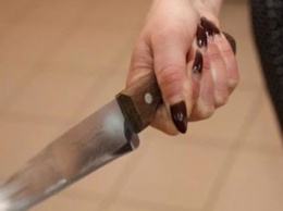 В Киеве женщина ударила ножом знакомого во время застолья