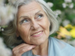 90-летняя бабушка дала полезные советы девушкам