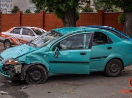 В Днепре на Любарского Chevrolet столкнулся с Toyota и перевернулся