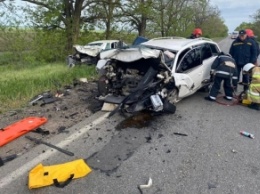 В Николаевской области столкнулись два Volkswagen: двое погибших (фото)