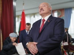 Лукашенко подал документы для регистрации инициативной группы на выборы президента Беларуси