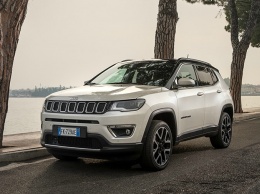 Jeep отправит на сервис кроссоверы Compass в России