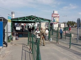 На Донбассе через КПВВ пропустили 53 человека