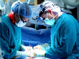 В Днепре врачи провели 13-летнему мальчику уникальную операцию на ногах
