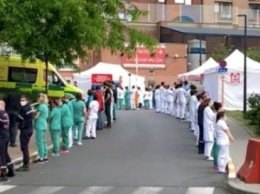 Медицинские работники в Бельгии устроили коридор позора премьер-министру