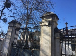 В Симферополе снесли памятник дореволюционного времени (ФОТО)