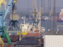Украинские морские порты на существенно увеличили перевалку грузов