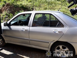 В Виннице из окна многоэтажки обстреляли автомобиль: подозреваемый задержан (фото, видео)