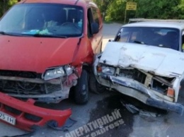 В Днепре на Богдана Хмельницкого ВАЗ "протаранил" Hyundai: подробности (фото)