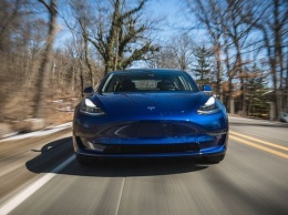Автомобили Tesla с автопилотом подорожают