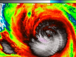 NASA засняли тайфун из космоса: масштабы явления поражают