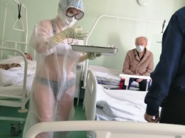 В России наказали медсестру в прозрачном костюме поверх бикини, но пациенты были не против. Фото