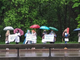Вышли на митинг: сотрудники психбольницы категорически против медреформы