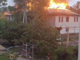 Вчера в Мирнограде горело двухэтажное здание бывшей "Сберкассы"