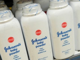 Johnson & Johnson прекращает производство и продажу тальковой присыпки